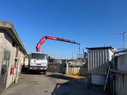 Autocarro Iveco 190-32 con gru Fassi - Lotto 1 (Asta 9682)