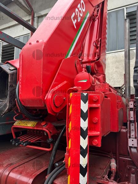 1#9682 Autocarro Iveco 190-32 con gru Fassi in vendita - foto 13