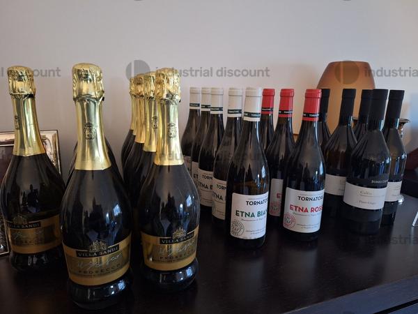 1#9692 Stock di bottiglie di vino, attrezzature e arredi per la ristorazione in vendita - foto 2