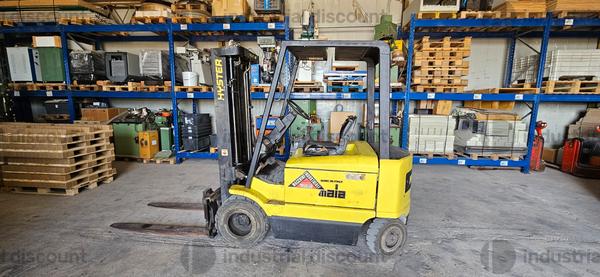 Carrelli elevatori in vendita