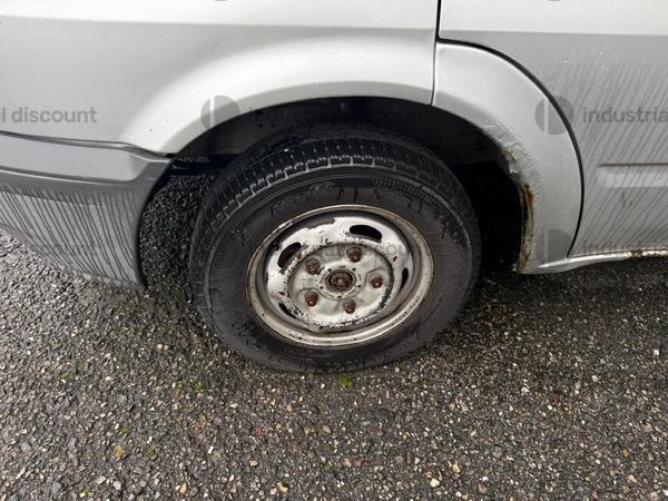 33#9706 Autocarro Ford Transit in vendita - foto 2