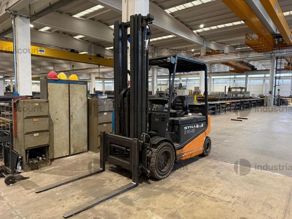 5#9706 Carrelli elevatori, segatrice a nastro e isola di pesatura in vendita - foto 1