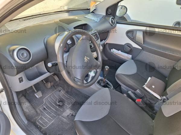 300#9727 Autocarro Peugeot 107 in vendita - foto 5