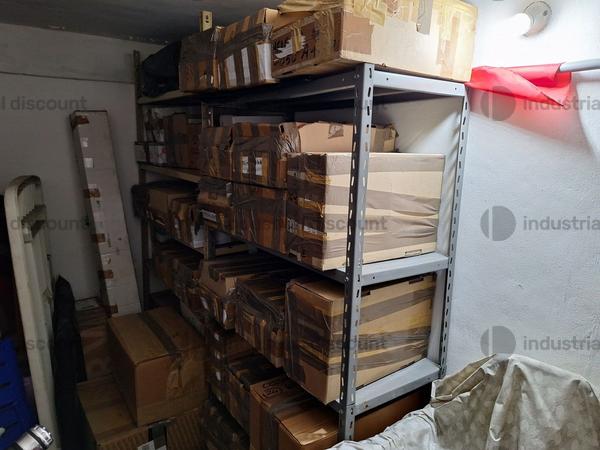 Abbigliamento in vendita