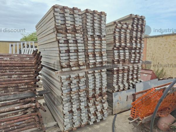 2#9747 Ponteggio puntelli cavalletti assi container in vendita - foto 29