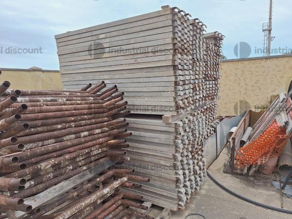 2#9747 Ponteggio puntelli cavalletti assi container in vendita - foto 30