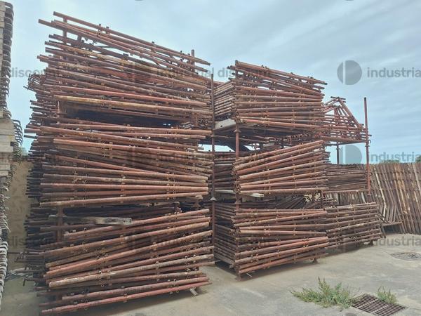 2#9747 Ponteggio puntelli cavalletti assi container in vendita - foto 42