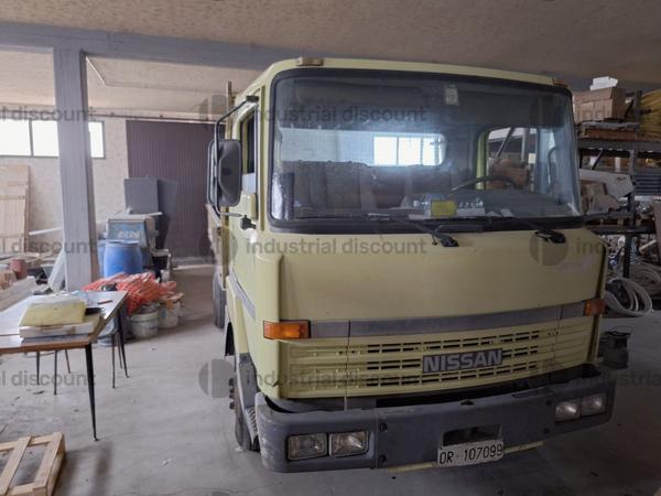 3#9747 Autocarro Nissan in vendita - foto 2