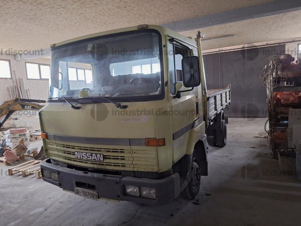 3#9747 Autocarro Nissan in vendita - foto 3