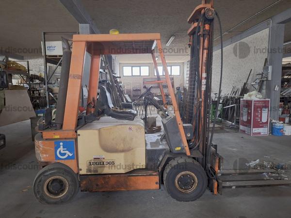 Carrelli elevatori in vendita