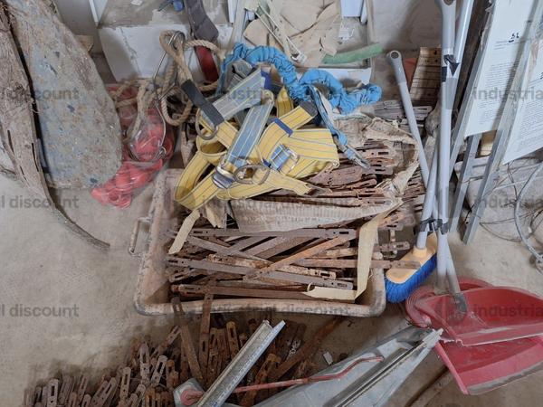 8#9747 Giacenze magazzino e macchinari vari in vendita - foto 78