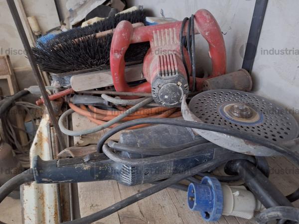 8#9747 Giacenze magazzino e macchinari vari in vendita - foto 88