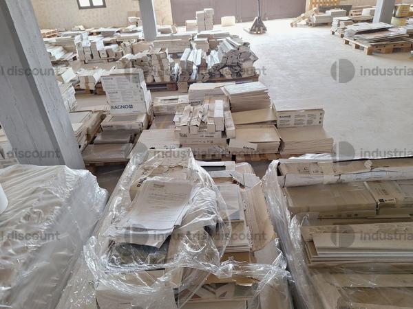 8#9747 Giacenze magazzino e macchinari vari in vendita - foto 132