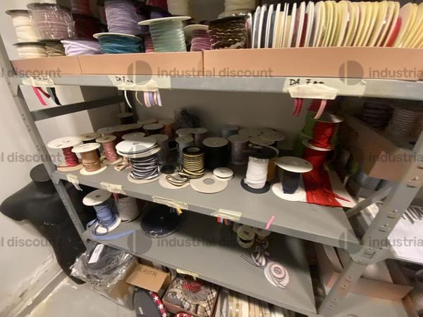 10#9748 Bobine, matasse di filo e abbigliamento intimo in vendita - foto 1