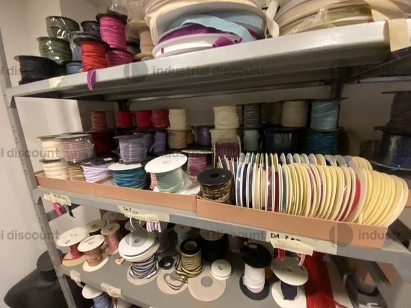 10#9748 Bobine, matasse di filo e abbigliamento intimo in vendita - foto 10