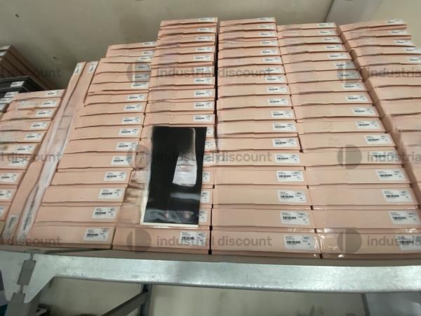 10#9748 Bobine, matasse di filo e abbigliamento intimo in vendita - foto 21