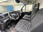 Image 12 - Iveco van - Lot 4 (Auction 9748)
