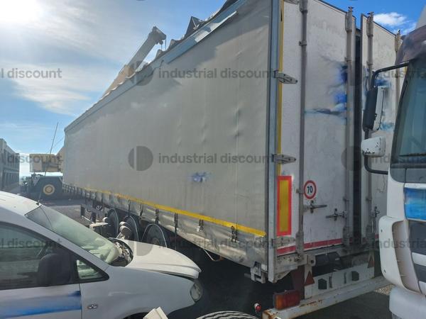 12#9751 Semirimorchio Crane Fruehauf a due assi in vendita - foto 2