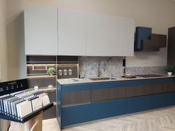 Cucina angolare moderna Stosa modello Metropolis - Lotto 4 (Asta 9752)