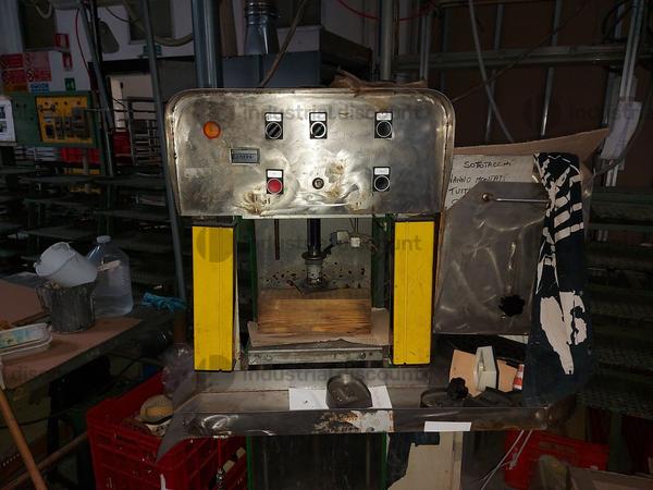 7#9756 Attrezzaure e macchinari vari in vendita - foto 14