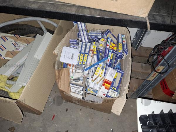 1#9764 Attrezzature, materiale di consumo e minuteria da elettricista, arredi da ufficio e scaffalature in vendita - foto 40