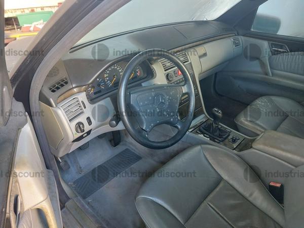 1#9766 Autovettura Mercedes E200 in vendita - foto 8