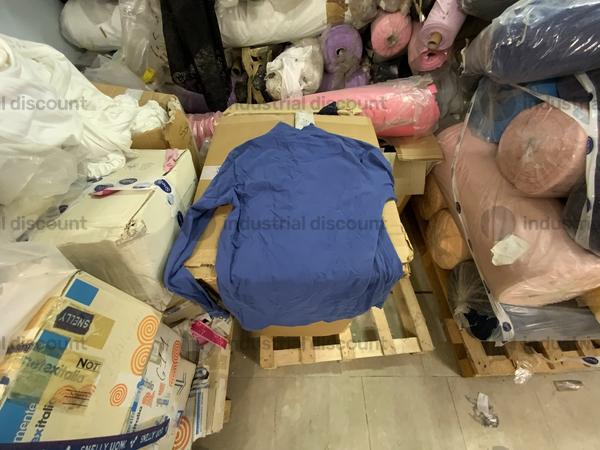 Abbigliamento in vendita