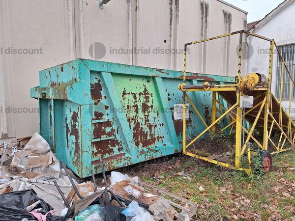 Cassoni e scarrabili in vendita