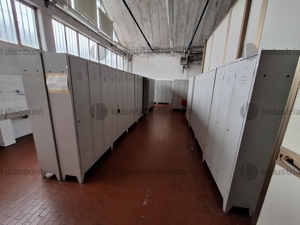 40#9770 Scaffalature, tavoli, carrelli in vendita - foto 2