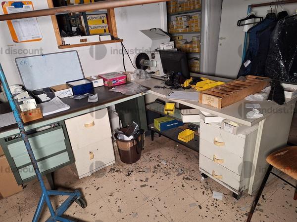 40#9770 Scaffalature, tavoli, carrelli in vendita - foto 32