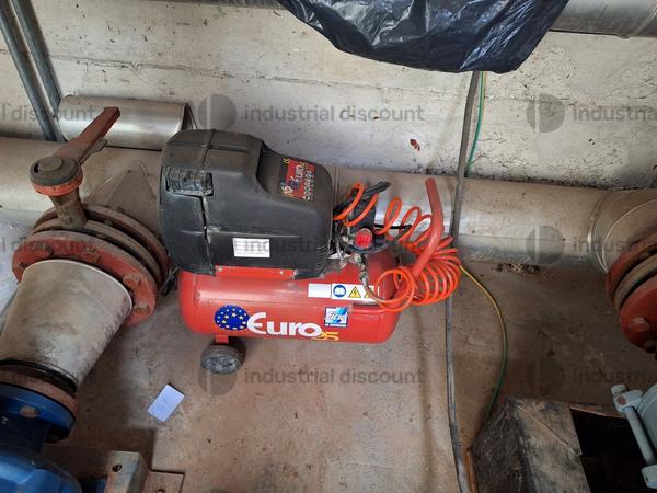 40#9770 Scaffalature, tavoli, carrelli in vendita - foto 33