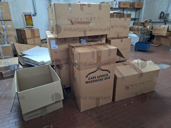 56#9770 Filati, bottoni, nastri in vendita - foto 2