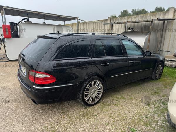 17#9792 Autovettura Mercedes E320 in vendita - foto 3