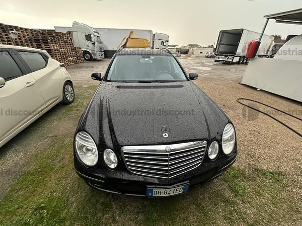 17#9792 Autovettura Mercedes E320 in vendita - foto 5