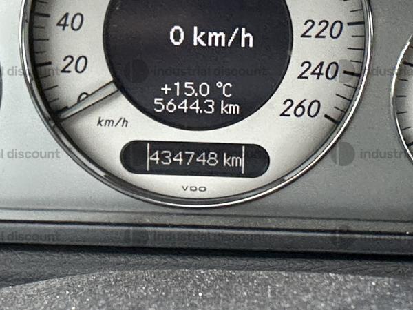 17#9792 Autovettura Mercedes E320 in vendita - foto 8