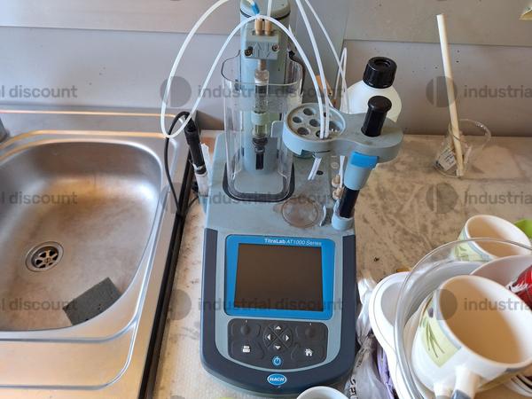 35#9795 Arredamento  ufficio e strumenti di laboratorio in vendita - foto 4