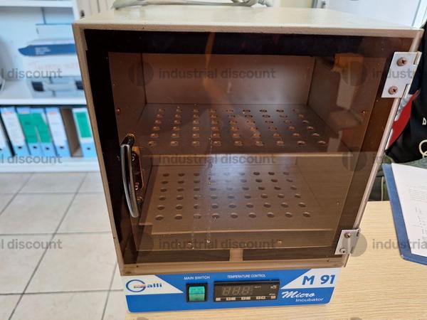 35#9795 Arredamento  ufficio e strumenti di laboratorio in vendita - foto 18