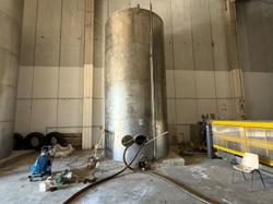 Cisterna in acciaio inox con mixer - Lotto 12 (Asta 9806)