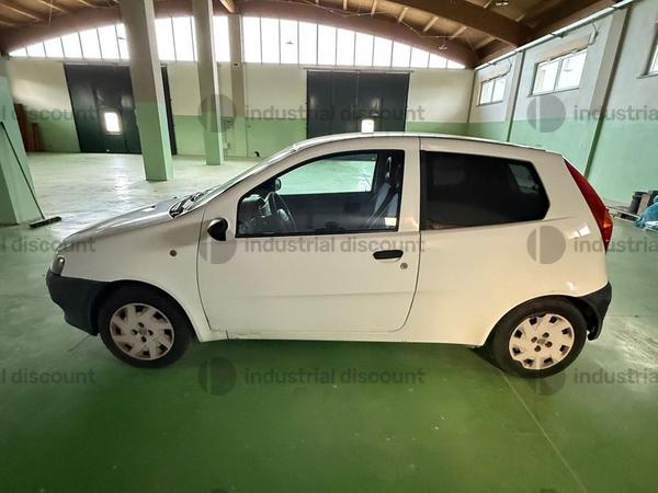 20#9806 Autocarro Fiat Punto in vendita - foto 2