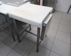 Scaffalatura in laminato e banchi - Lotto 18 (Asta 9809)