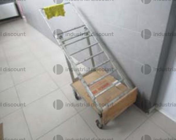 22#9809 Scaffalature, carrello e banco in acciaio in vendita - foto 3