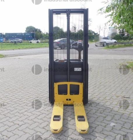 7#9821 Carrello elevatore Yale MS12E in vendita - foto 3