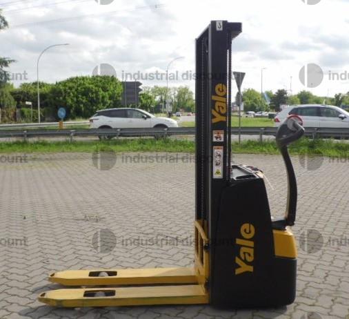 7#9821 Carrello elevatore Yale MS12E in vendita - foto 4