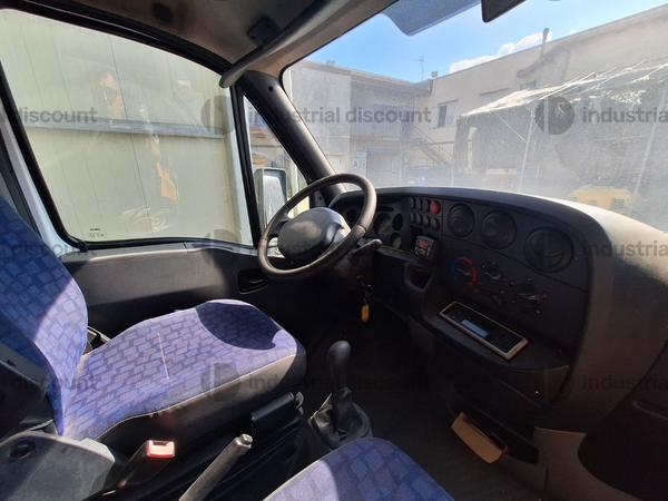 103#9825 Autocarro Iveco in vendita - foto 8