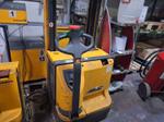 Immagine 14 - Sollevatori elettrici e transpallet elettrici e manuali - Lotto 105 (Asta 9825)