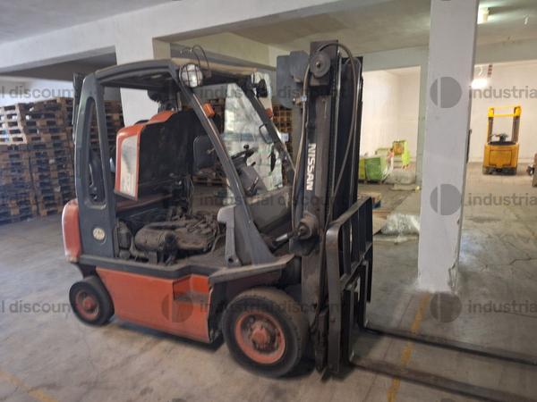 Carrelli elevatori in vendita