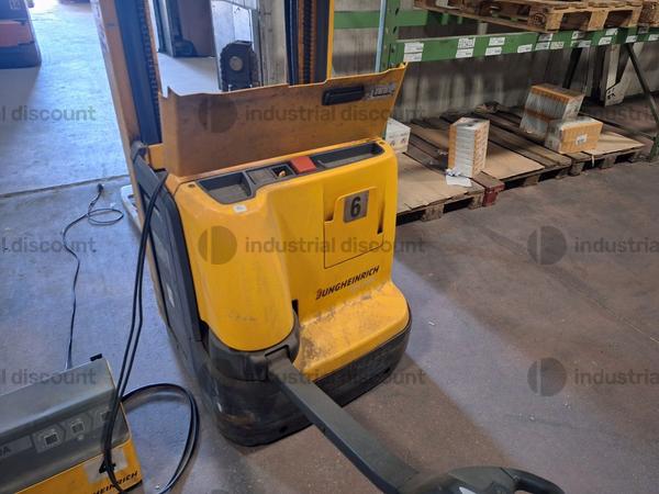 Carrelli elevatori in vendita