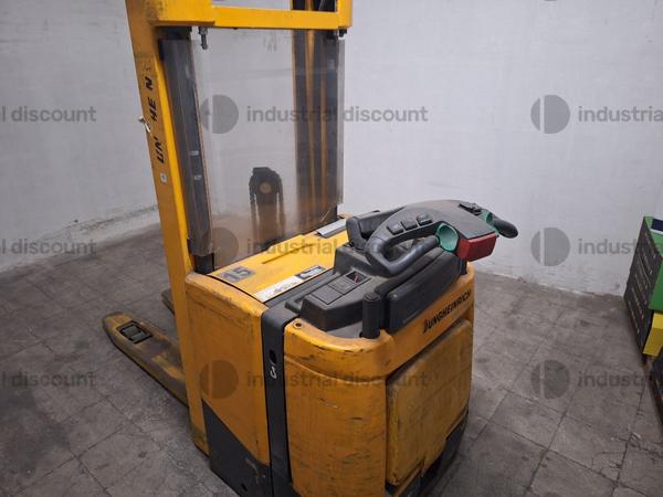 Carrelli elevatori in vendita