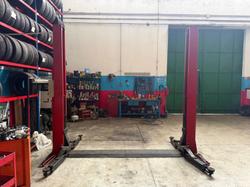 Two post lift - Lot 2 (Auction 9826)