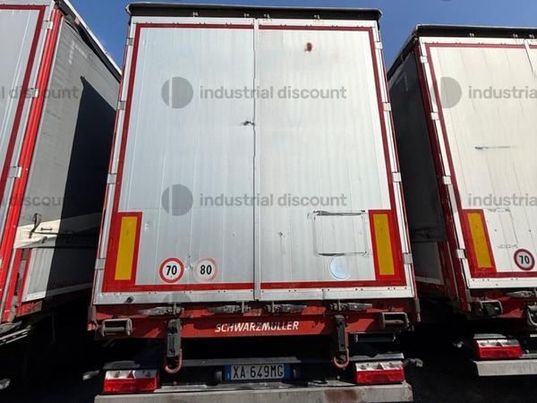 Rimorchi e semirimorchi in vendita